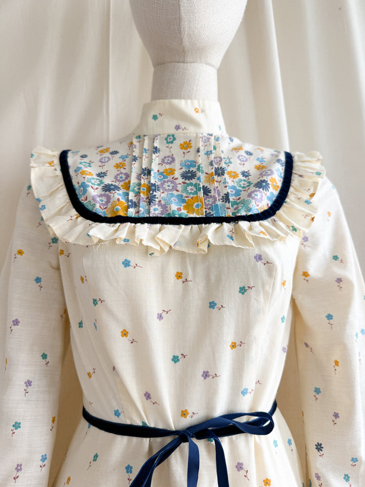 Adorable 70s Frill Yoke Floral Cotton Maxi Dress