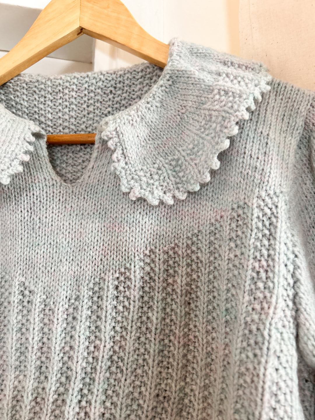 Pastel vintage 70s hand knitted sweater