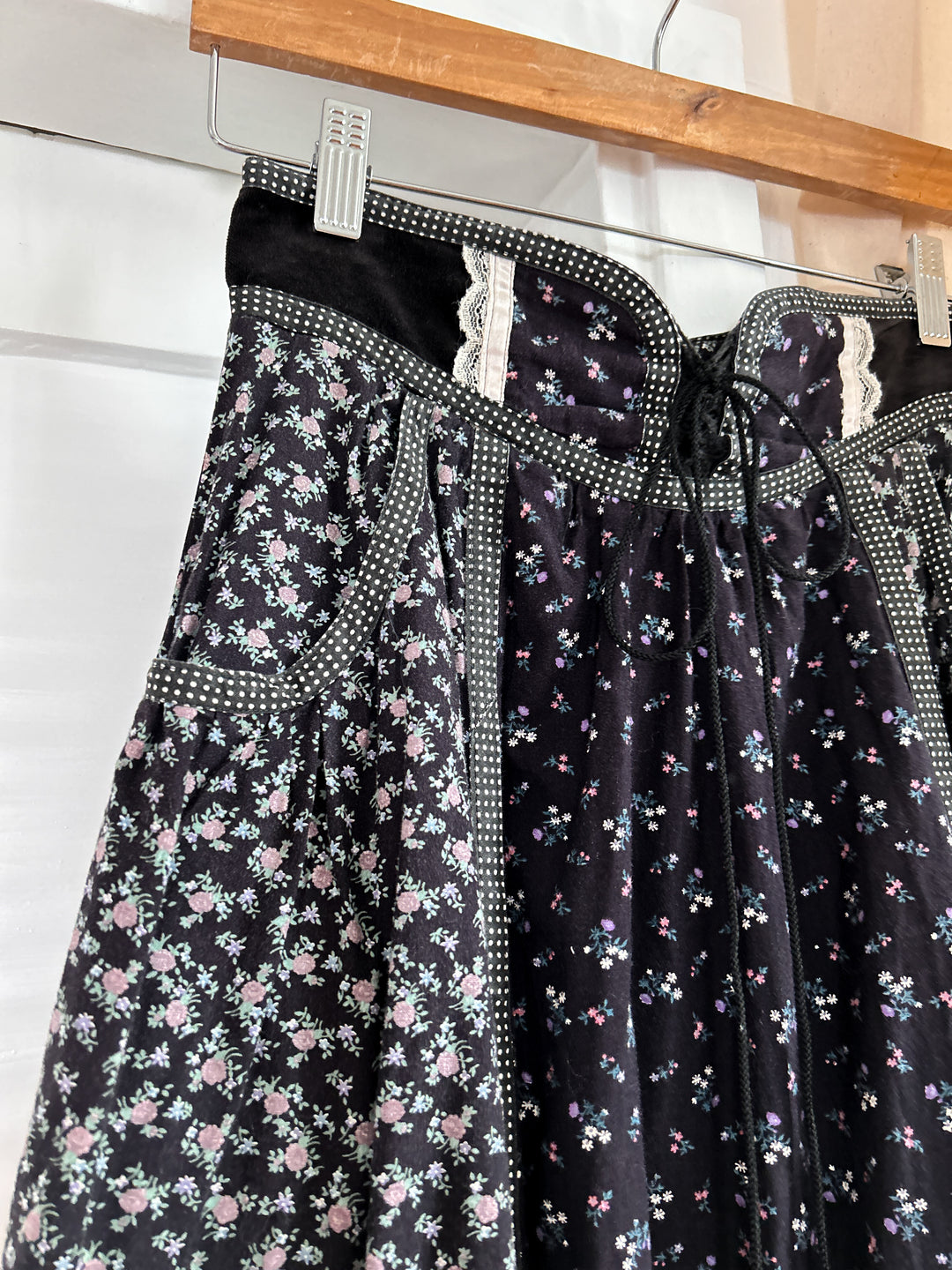 gunnies 70s gunne sax dark floral prairie skirt