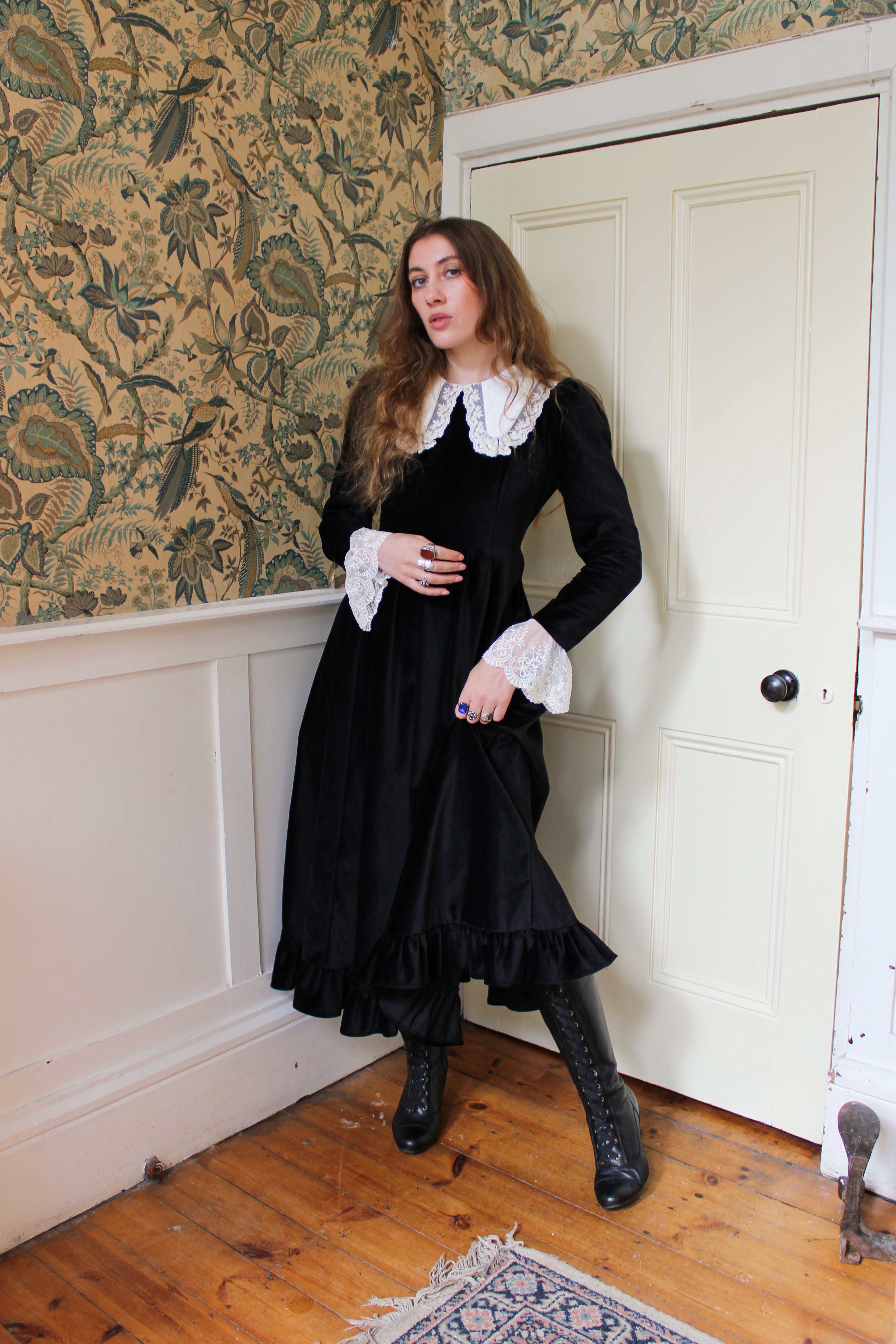 ワンピース bonjour diary Black velvet dress 4y bonjour diary Black velvet dress 4y - メルカリ