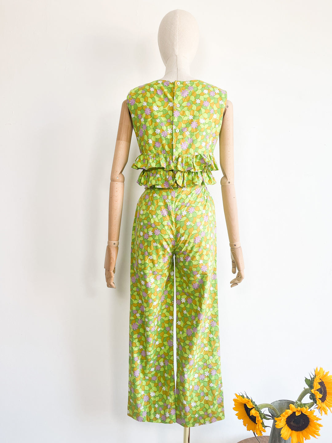 The Groovy Chic 60s Trouser Suit