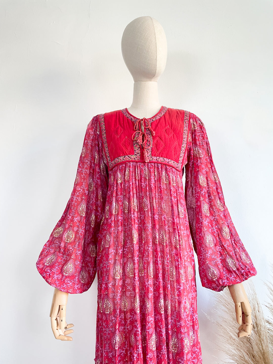RUBY RED 1970S FRECKLES MIDI DRESS